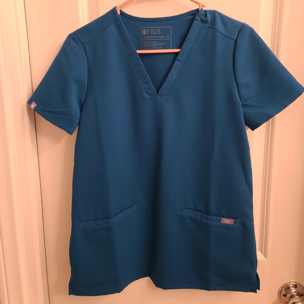 New Figs Carribean Blue Scrub Top XS